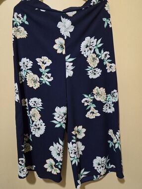Xhilaration Navy Wide-Leg Floral Pants